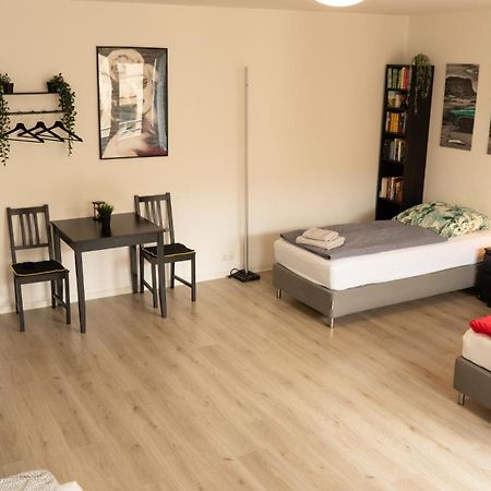 2 Zimmer Wohnung In Hannover Bagian luar foto